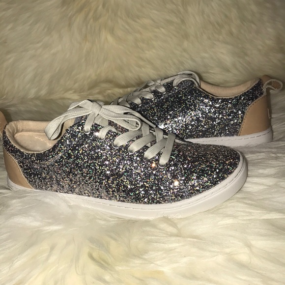 Women’s UGG Karine Glitter Lace Up  NO OFFERS - Picture 5 of 9